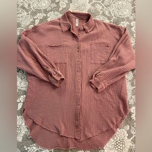 ZENANA Gauze long sleeve over sized XL shirt. Size Mauve/pink.